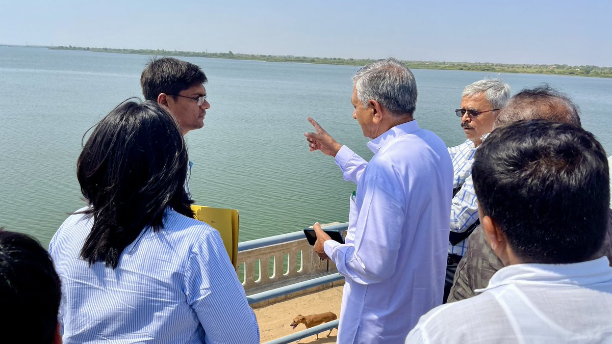 kunvarjibavalia's tweet photo. મોરબી જિલ્લામાં આવેલ બ્રાહમણી – ૨ ડેમ તેમજ નવાગામ ડેમ સાઇટની મુલાકાત લઇ પાણીની સંગ્રહ અને વહન ક્ષમતા સહીત વિવિધ બાબતો પર સમીક્ષા સંબંધિત અધિકારીઓ સાથે કરી.

#KunvajiBavaliya #CabinetMinister  #Gujarat #GWSSB #watersupply #Morbi https://t.co/d7UC3DoZpL