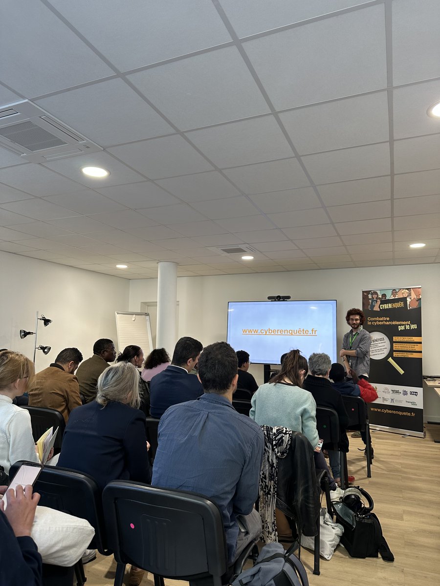 [#Enlive] Le jeu s'est bien déroulé. C'est le moment pour les jeunes de debriefer tous ensemble.
<a href="/FranceMediation/">France Médiation</a> <a href="/instantscience/">Instant Science</a> CITEO