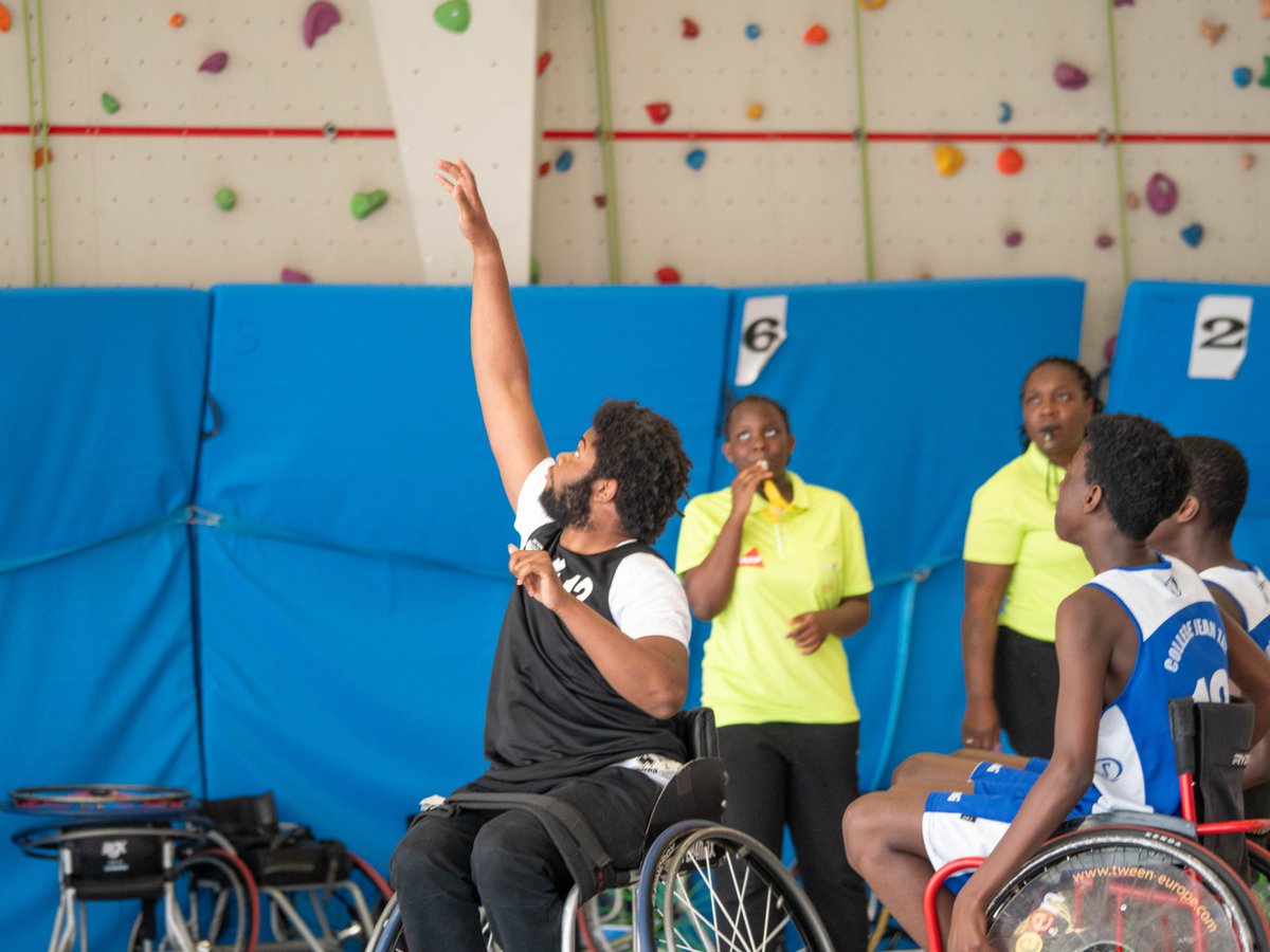 creteil_unss's tweet photo. Lancement du #FranceUNSS de #BasketFauteuil 🏀👨‍🦼 @Montevrain77 pour les équipes @AcCreteil @Unss77 

10 matchs pour désigner un vainqueur ! 🏆

Retrouvez les photos et reportages sur nos réseaux https://t.co/zNoCtJFR4A https://t.co/tFb4PjFxoI