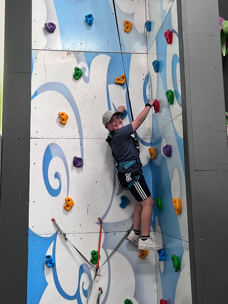 MidgleySchool's tweet photo. Morning campers! Day 2 of our residential @gulliversfun We have had our breakfast! Now onto laser quest and the climbing walls #gulliversresidential https://t.co/a6VRvSpcN2