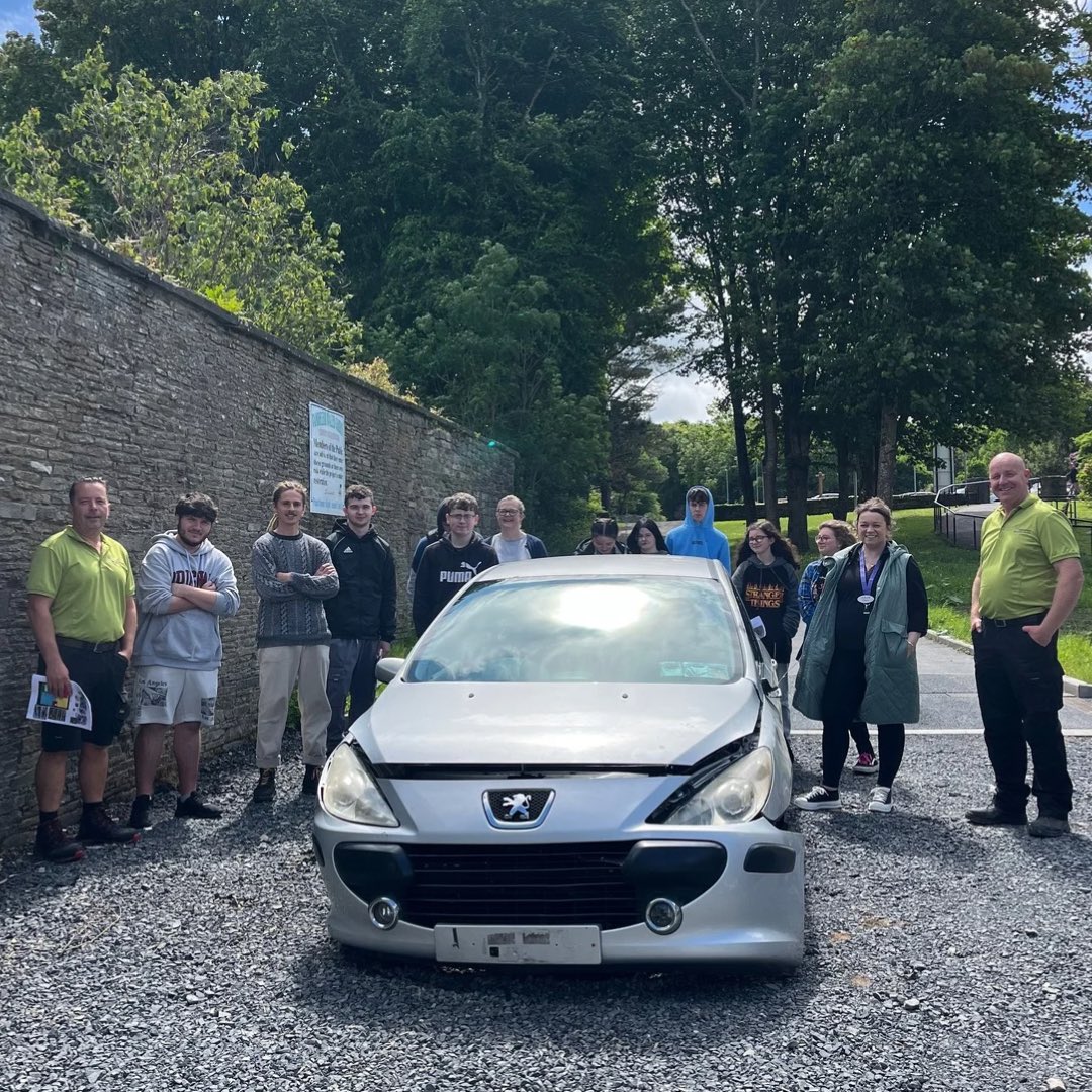 KilrushYR's tweet photo. 05-06-2024: Community working together Vanduluer Gardens - Kilrush Credit Union - Kilrush Youthreach first day of the Biodiversity Garden. https://t.co/q5uH1YU3Oo