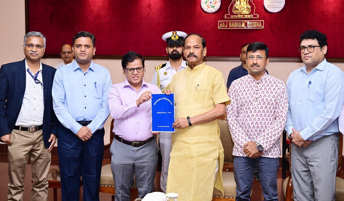 The list of newly elected MLAs of Odisha Legislative Assembly was presented to Hon'ble Governor of Odisha by Chief Electoral Officer, Odisha today.

#ECI #GeneralElections2024 #ChunavKaParv