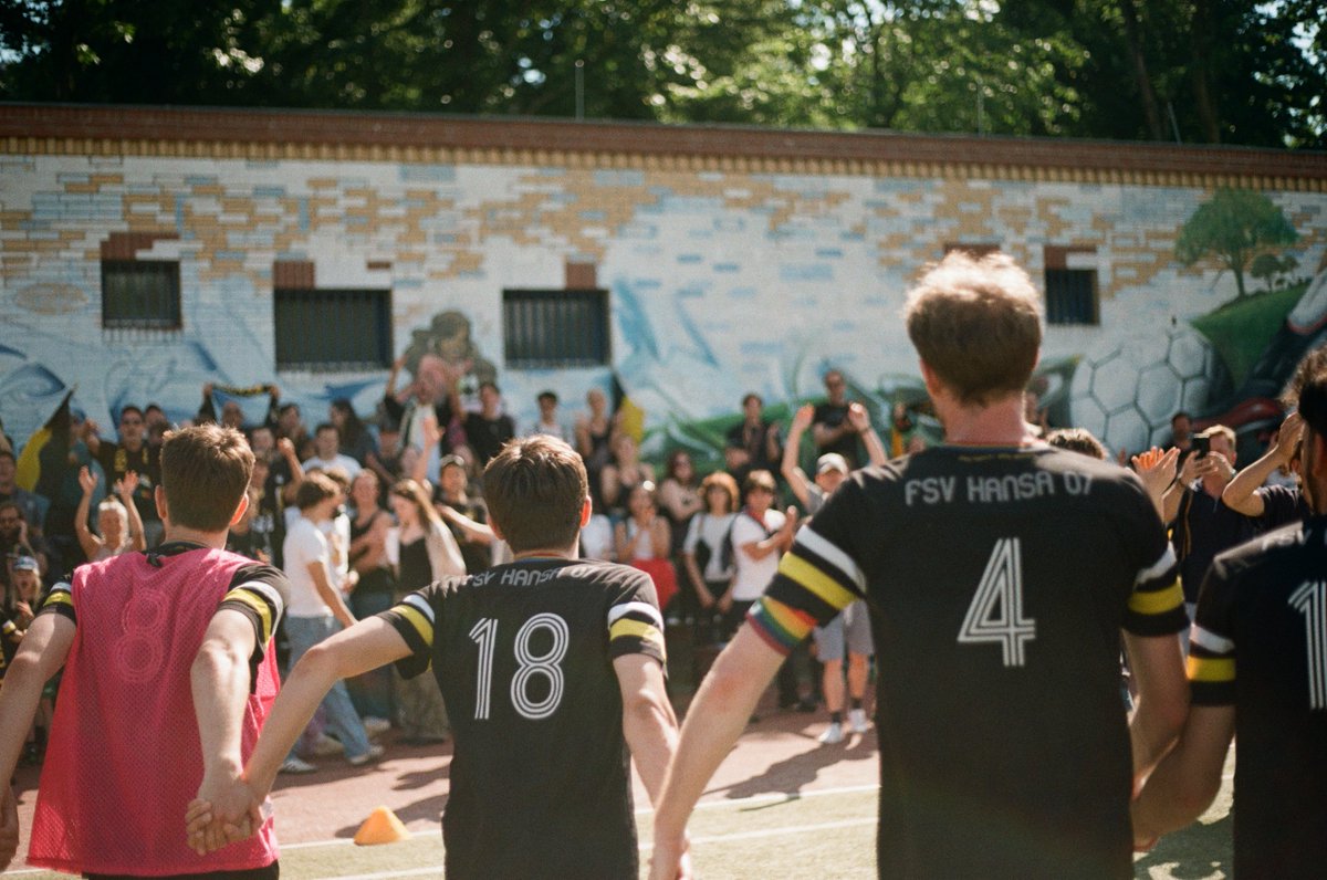 DinamoBabel's tweet photo. I developed my rolls, so you can have some more Hansa 07 smiling faces. 

What a day it was, Kreuzberg derby in the 8th division.

#groundhoppingberlin
#HardcoreHauptstadtHopping https://t.co/J0nlsfXUgn