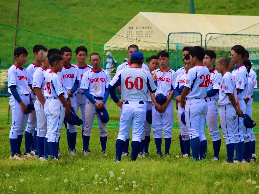 edgawaboys's tweet photo. 6月2日
『選手権・東北・関東大会支部予選』の初戦が行われました！
3年生は負けたら終わり。
大きな大会を目指せる最後のチャンスとなります。
相手は品川ボーイズさん。
【11-1】4回コールドで勝利致しました。
ベンチに入れなかった1年生も
応援歌でチームを盛り上げてくれましたꉂꉂ📣 https://t.co/Yk1ov7OJpl