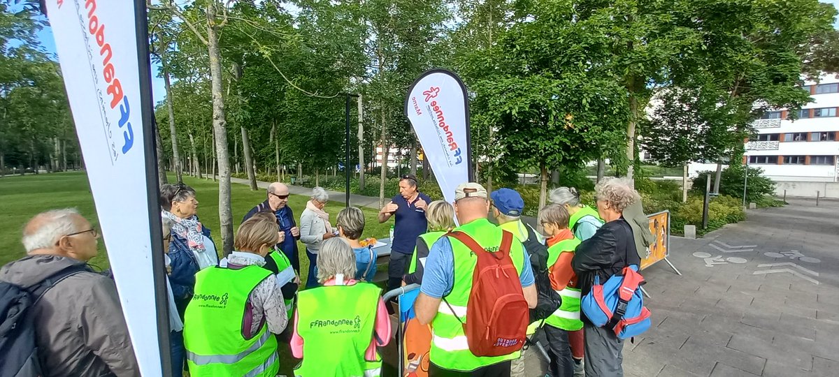 Scolarando <a href="/ReimsUsep/">USEP REIMS</a> pour 700 usépiens dans le Reims Urban Nature <a href="/VilledeReims/">Ville de Reims</a> avec Comité Randonnée Pédestre 51
8 km atelier lire et faire lire <a href="/laligue51/">Ligue de l'Enseignement Marne</a> atelier groupama atelier histoire Butte St Nicaise
<a href="/BlanchardRaphaL/">Raphaël Blanchard</a> <a href="/usepmarne/">usep marne</a> <a href="/usepnationale/">USEP nationale</a> <a href="/EpsMarne/">équipe EPS Marne</a> <a href="/VMoreiraUSEP/">Veronique Moreira</a>