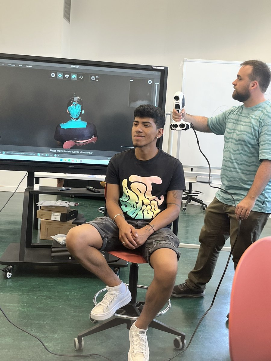 Alumnos y profes del <a href="/IES_Andalan/">IES Andalán</a> y su APE hemos visitado el <a href="/CampusDigitalFP/">Campus Digital FP</a> conociendo su espacio de coworking y su oferta educativa en innovación y tecnología <a href="/fpandalanciclos/">FP Andalán</a> <a href="/fp_aragon/">FP Aragón</a> #PlanDeRecuperacion #nextgenerationeu