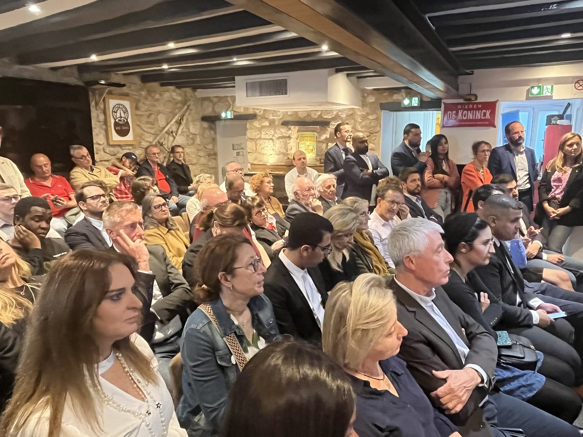 🇪🇺Belle soirée de campagne pour porter au plus haut la liste @BesoindEurope avec <a href="/ValerieHayer/">Valérie Hayer</a> 

Un événement brillamment mené par <a href="/karine_emonet/">karine_emonetvillain</a> avec un casting de choix
<a href="/ChristopheBechu/">Christophe Béchu</a> 
<a href="/jnbarrot/">Jean-Noël Barrot</a> 
<a href="/KARLOLIVE/">KARL OLIVE</a> 
<a href="/Arnaud_Pericard/">Arnaud Péricard</a> 
<a href="/NathalieLoiseau/">Nathalie Loiseau</a> 
<a href="/RosaANDR7/">Rosa ANDRÉ</a> 
<a href="/Auretrot1/">Aurélie Trotin</a>
