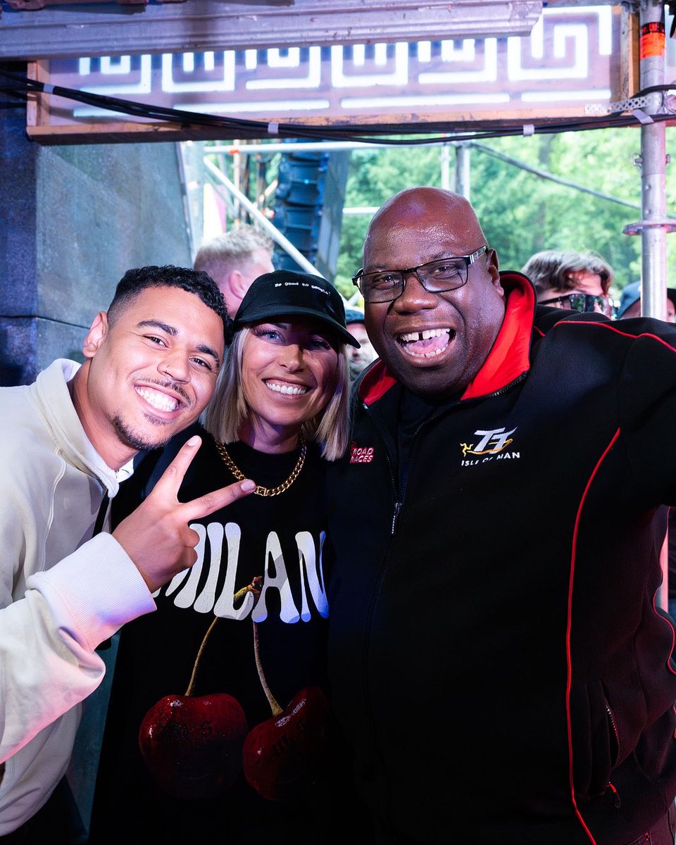 Defected family 🫶🎶

<a href="/RioTashanDJ/">Rio Tashan</a> 🤝 <a href="/samdivine/">▼ Sam Divine ▼</a> 🤝 <a href="/Carl_Cox/">Carl Cox</a>