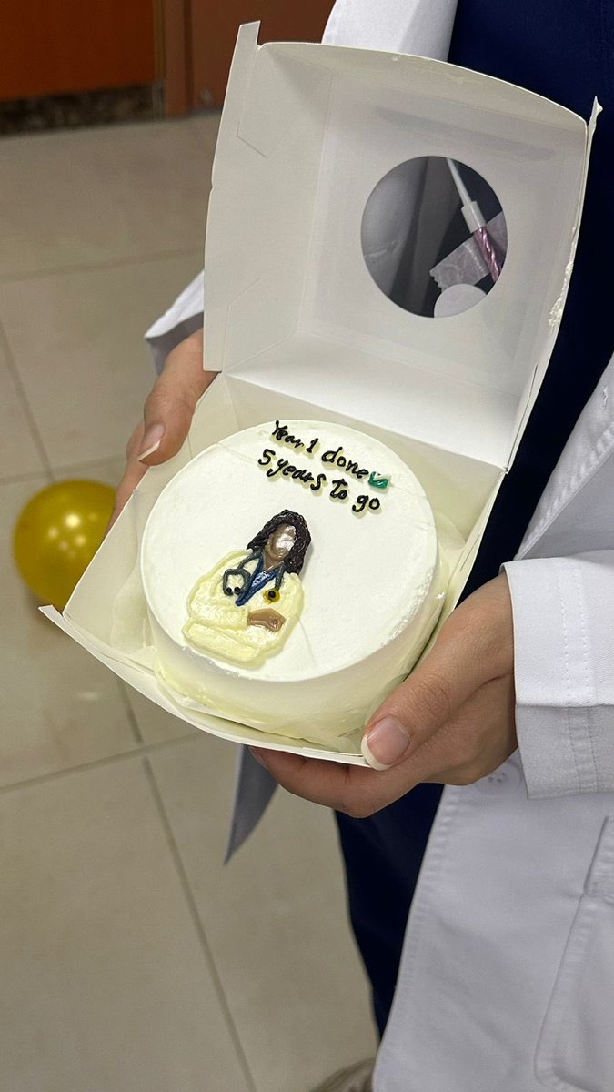 rrrbboo's tweet photo. first year of medical college✅ https://t.co/fNJ2IWBYbm
