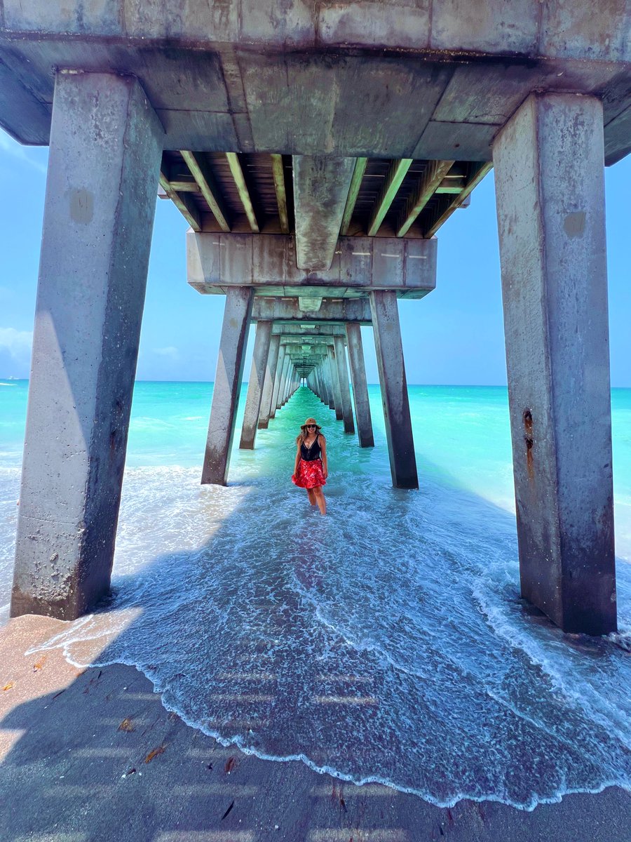 HappyHelloASH's tweet photo. Living the Florida dream life 🥰 https://t.co/YmC92QAHHj