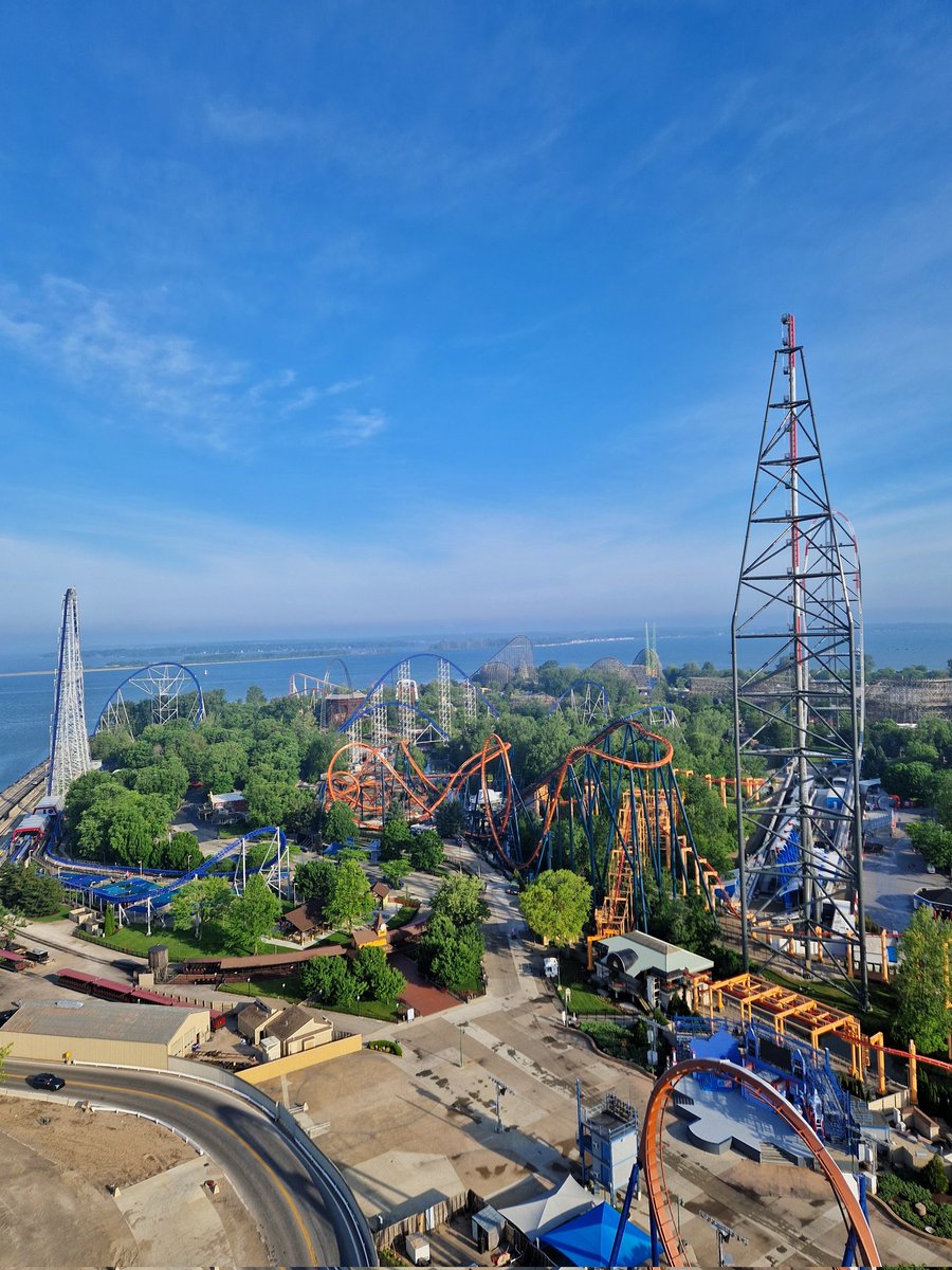 axelbordes's tweet image. Un #Jeudiphoto à @cedarpoint. Simple, basique. ❤️