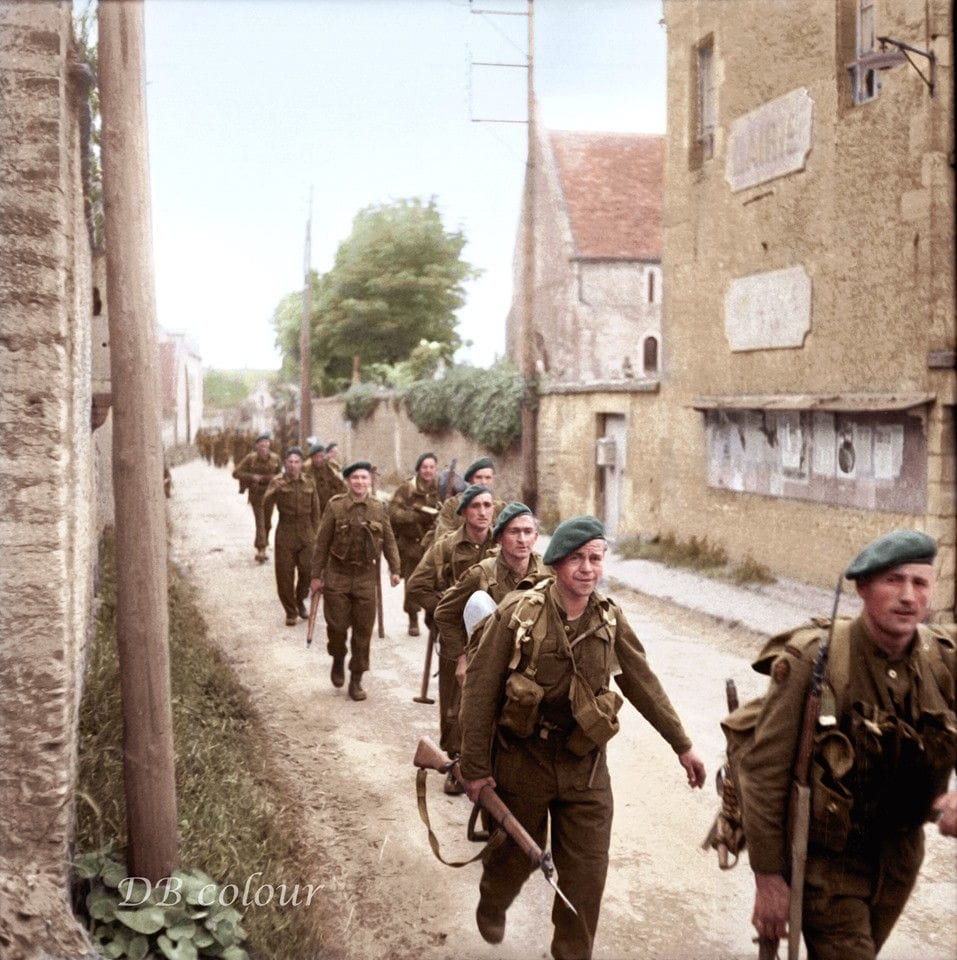 HMSBulwark's tweet photo. Today, we remember the exceptional bravery and the sacrifices of those who took part in the Normandy Landings. As an amphibious platform, we especially pay tribute to all those sailors and marines involved in Operation Nepture, the seaborne element of the invasion.
 #DDay80. https://t.co/xDlOeUbEzI