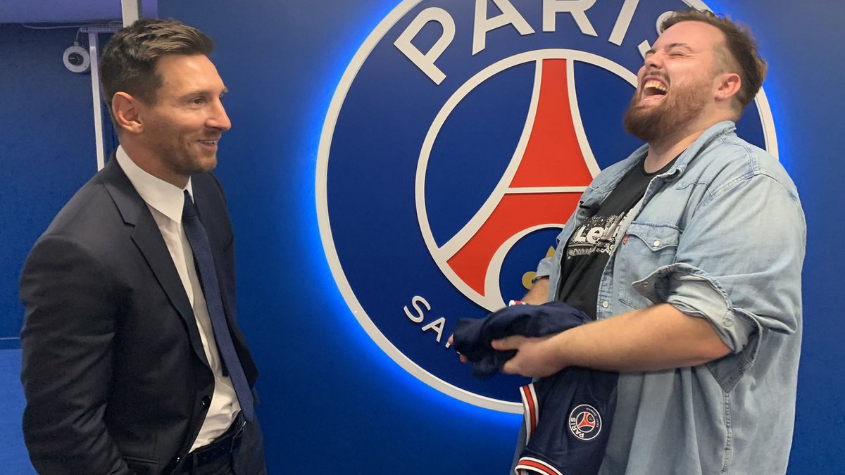 Monde97's tweet photo. En agosto de 2021, Ibai dejó atónito al mundo fútbol. Un streamer de Twitch acababa de entrevistar a Messi en una exclusiva inédita. Y, sin saberlo, lanzaba una incómoda pregunta: ¿Es esto el nuevo periodismo? Así arrancó mi tesisdoc, cuyos avances cuento en este #HiloTesis☝️🤓 https://t.co/Lj68m3KVZC