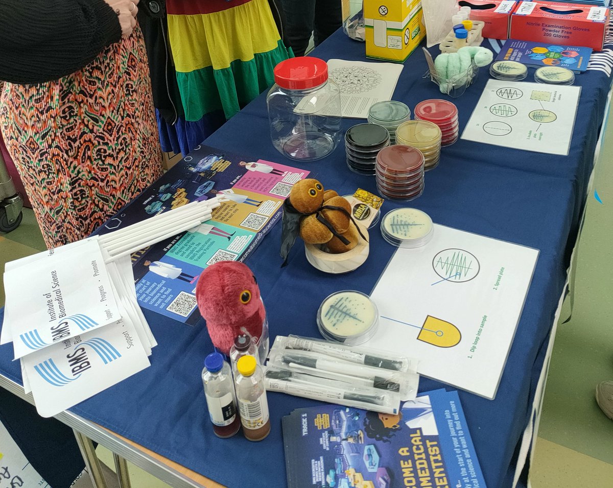 IbmsManc's tweet image. Our Greater Manchester teams in @LabMedicineMFT  getting ready to greet the public today for #biomedicalscienceday. Promoting our hidden roles #attheheartofhealthcare at @RMCHosp &amp;amp; @MFT_CSS