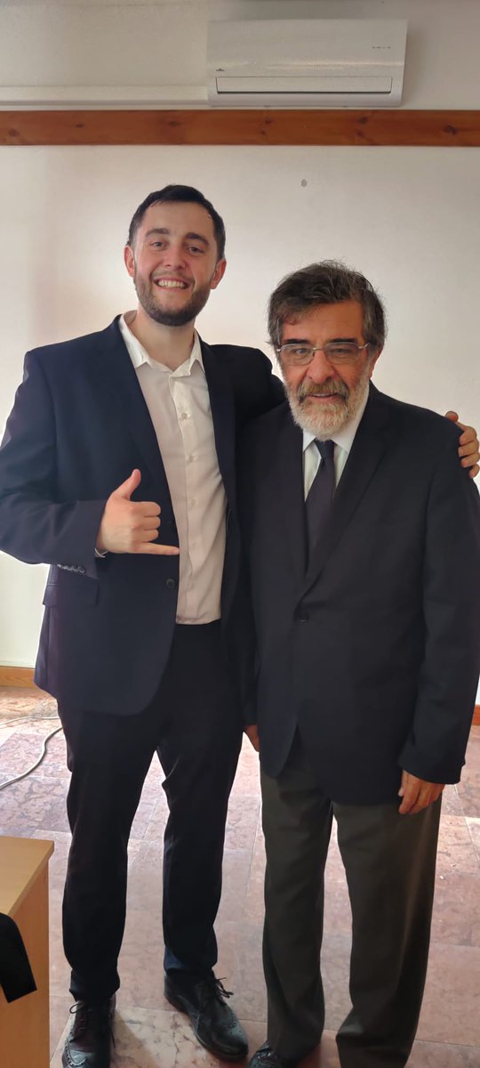 alexhomsk's tweet photo. PhD ✅ 

Absolutely buzzing to complete my PhD defence, it was a special day. Cheers to everyone who's helped me along the way over the last 4 years, it's been a grueller! Time to regather what's left of my sanity ready to jump into industry as a MSL ✌️ https://t.co/jUfwvJ7Ep6
