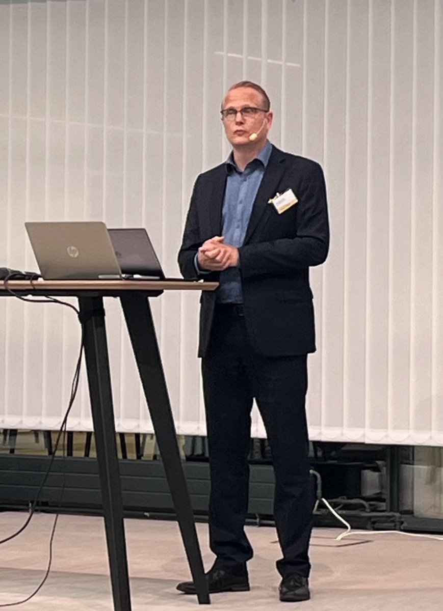 RShemeikka's tweet photo. #kuntoutuspäivät alkoivat, Juha-Matti Latvala lausui viisaita sanoja vaikuttavuudesta sekä päiviä varten sepittämänsä vaikuttavan runon! Suuret kiitokset! ⁦@NMItiedotus⁩ ⁦@Kuntoutussaatio⁩ #kuntoutusviikko https://t.co/qWBlAtqT0T