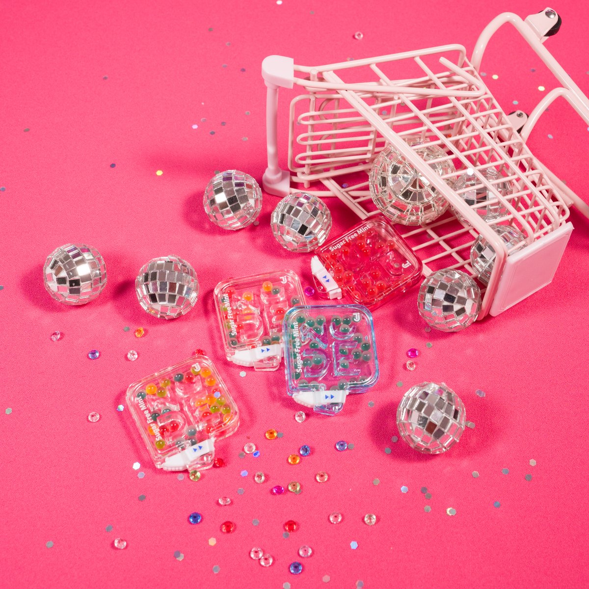 ฉลองเงินเดือนออก ต้องปาร์ตี้ฉ่ำๆ🪩✨
ปากหอมมั่นใจ เอาอยู่ทุกปาร์ตี้😎
.
#NudeCapsule
#NudeCapsulePartyPride
#หอมเร็วเย็นแรง 
#ปากหอมมั่นใจใน3วิ