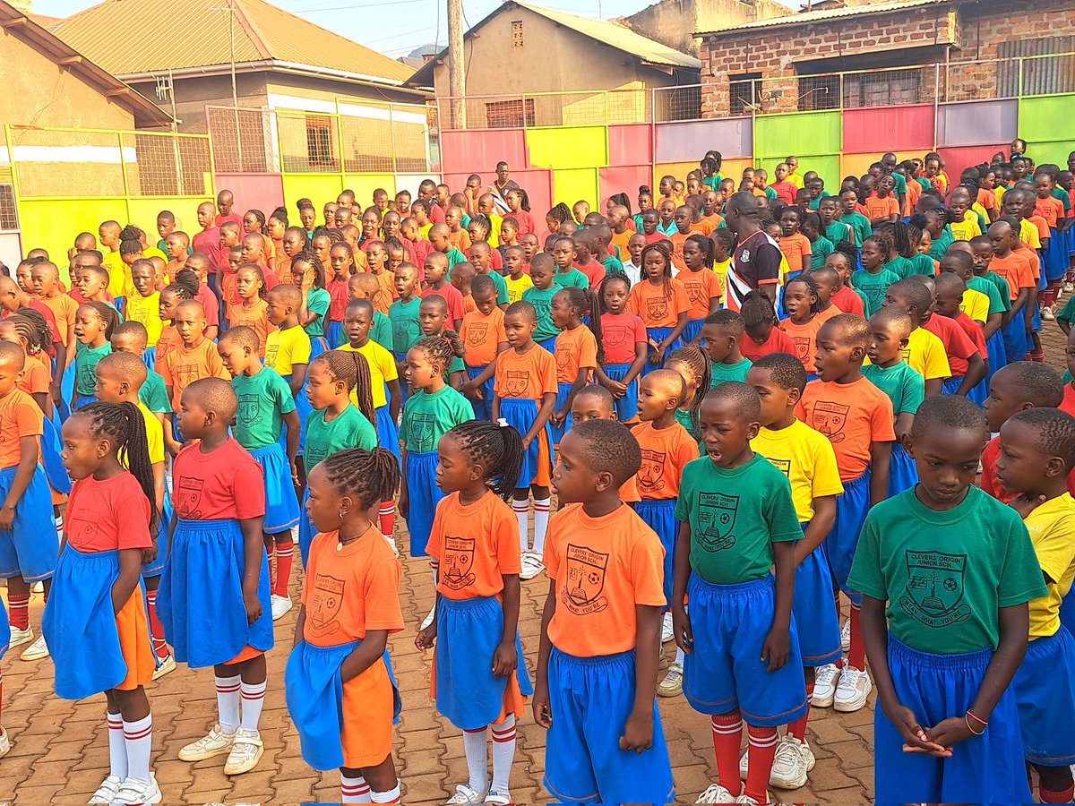 cleversorigin_'s tweet image. WHY SHOULD YOUR CHILD HAVE A SPORTSWARE: Sportswear is designed to be comfortable and allow a full range of motion, which is essential for physical activities. This makes it easier for pupils to participate in sports and Physical Education (PE) classes without restriction.