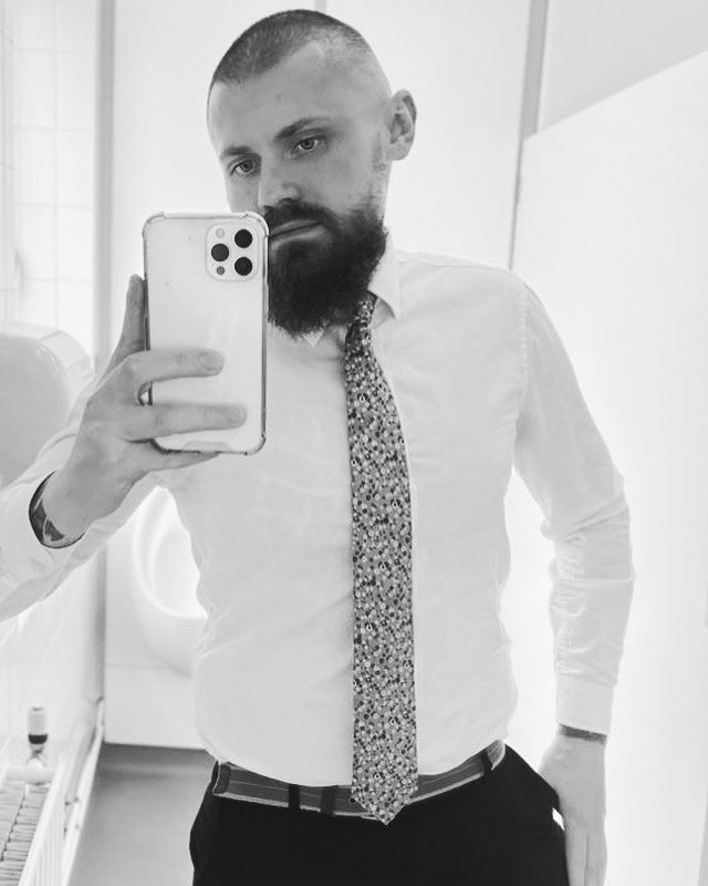 SlimThompy's tweet photo. ⚔️🎩B&W Thursday☠️⚔️
Freshened & sharpened up❤️👏🏻
⚔ΒΣΛЯDΣD VILLΛΙИS⚔
#beardstyle
#pognofile
#beard
#beardsandtattoos
#inked
#gobeardorgohome
#haircut
#blackandwhitephotography
#tattoos
#beardgang
#beardlife
#beardporn
#selfie
#blackandwhite
#fresh
#love
#amazing https://t.co/0kX4ACbdBV
