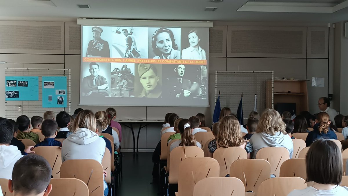 [JOURNÉE COMMÉMORATION]
Plusieurs temps forts sont prévus aujourd'hui avec un travail commun #école #collège 
Ce matin,présentation à tous les élèves du D-Day 1944 mais aussi exemple de la vie dans la vallée de la Bresle durant l'occupation.
<a href="/ac_normandie/">Académie de Normandie</a> <a href="/dsden76/">DSDEN76</a> #dday