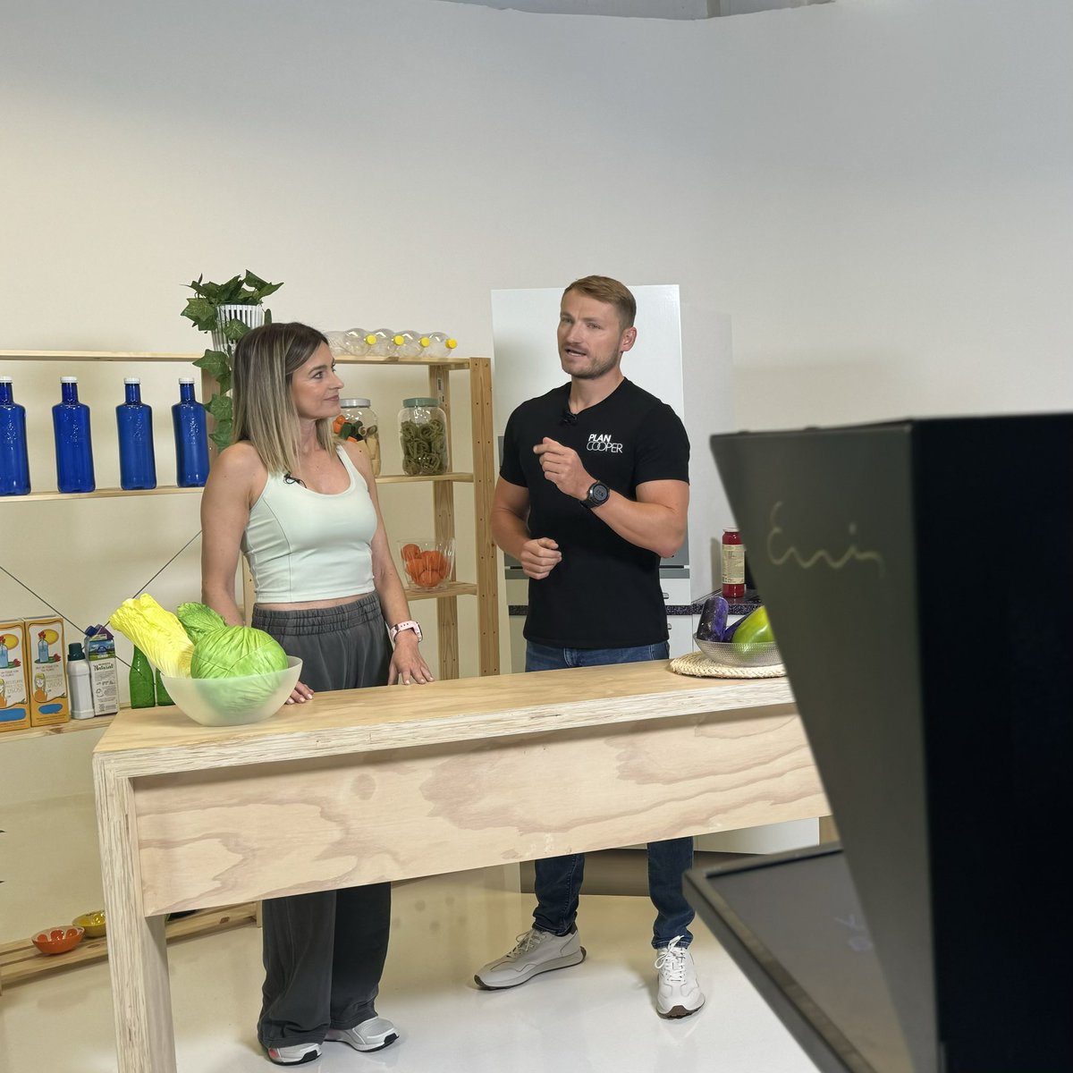 timetodocom's tweet photo. Tenemos nuevo proyecto 😍

Nuestro olímpico @MarcusCooperW presentará con @Monicamtinez Enphorma, el programa de @mediasetcom (@telecincoes &amp; @divinity_es) 💪🏻.

📺 Los mejores consejos para comer bien, hacer ejercicio y cuidar nuestra salud mental de la mano de estos dos grandes! https://t.co/WxViy1uiLa