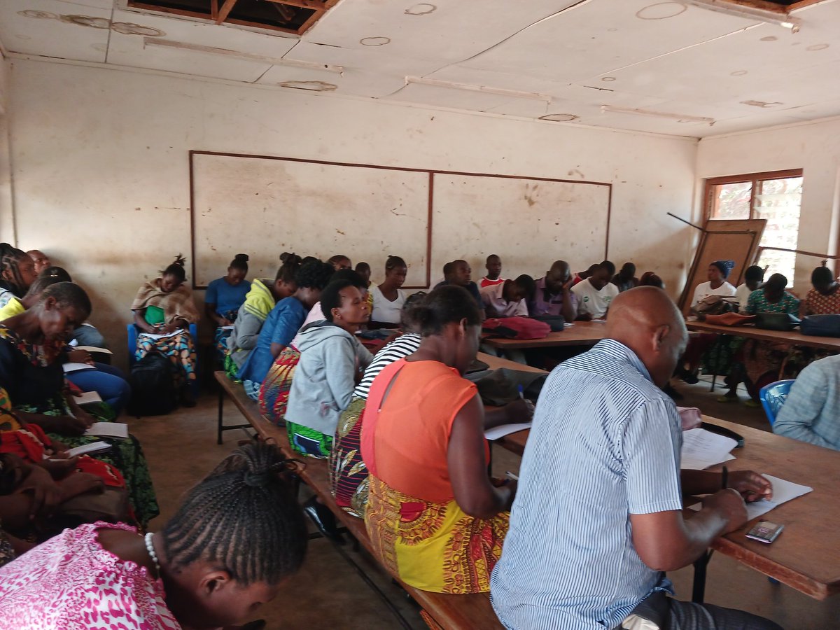 CewagM's tweet photo. Day IV of V of the community action groups training on gender-based violence referral systems at TA Kalumbu in Lilongwe. Today, we are discussing principles of mobilisation, effective leadership and communication, and planning for awareness campaigns, and tomorrow, we will close. https://t.co/2Ox6YOWig3
