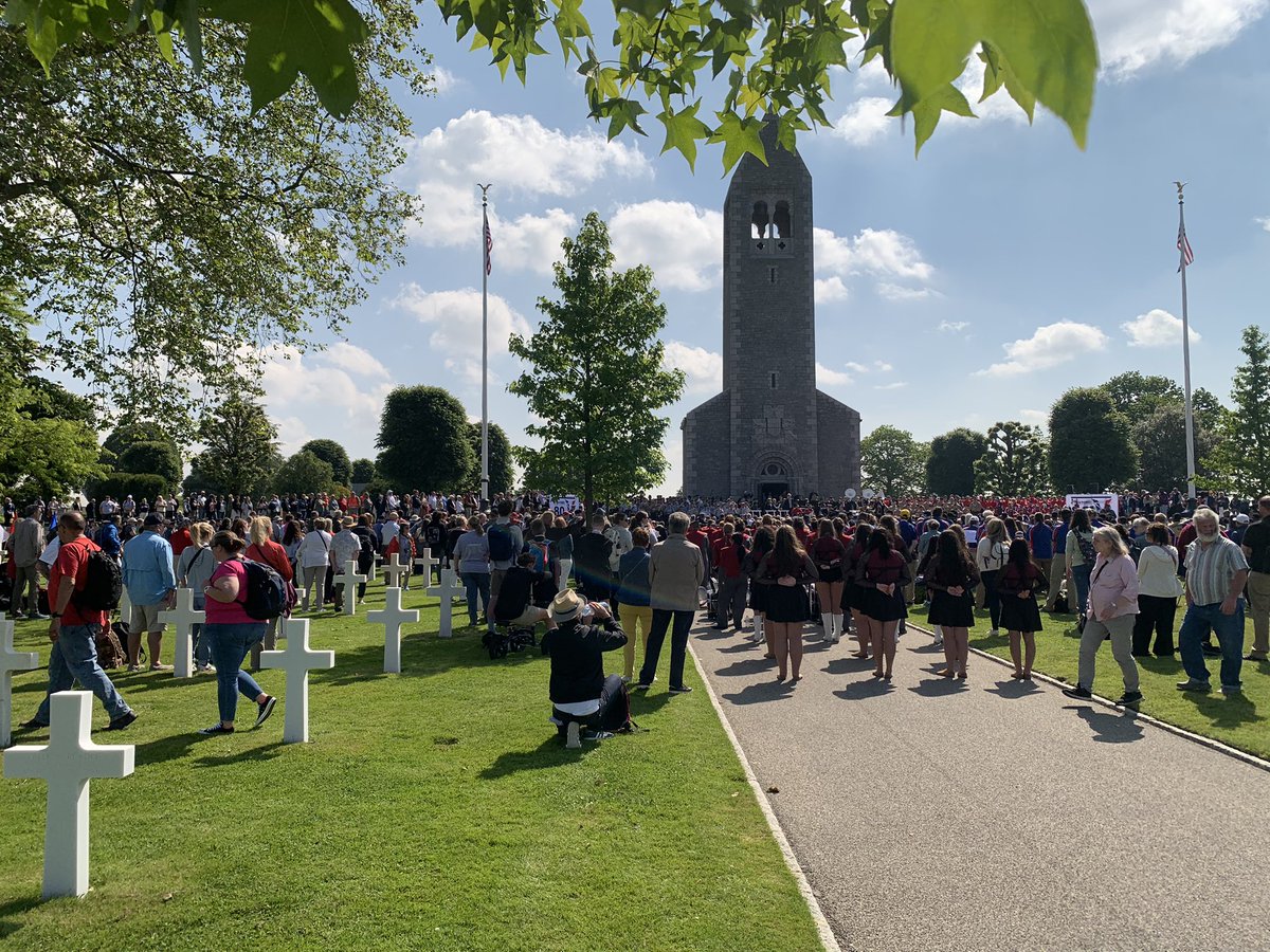 LaneLuckie's tweet image. LIVE LOOK: The D-Day Commemoration Ceremony at Brittany American Cemetery in Normandy, France. The Longview High School Choir is performing here shortly. fb.watch/sxe9oKmtoO/?mi…

I’ll have a live report on #GMET at 5 AM. 

Learn more: tinyurl.com/57pup3bb.