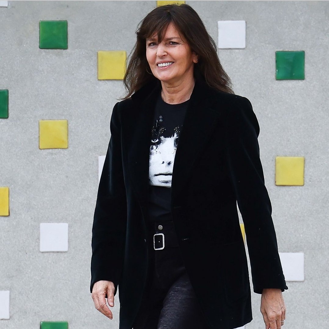 Virginie Viard abandona la dirección creativa de #Chanel.
Primero fue la inesperada salida de  Pierpaolo Piccioli en #Valentino y ahora esto 🤯.
¿Os imagináis que Piccioli acaba como director creativo en <a href="/CHANEL/">CHANEL</a>? ¡Me encantaría! ❤️