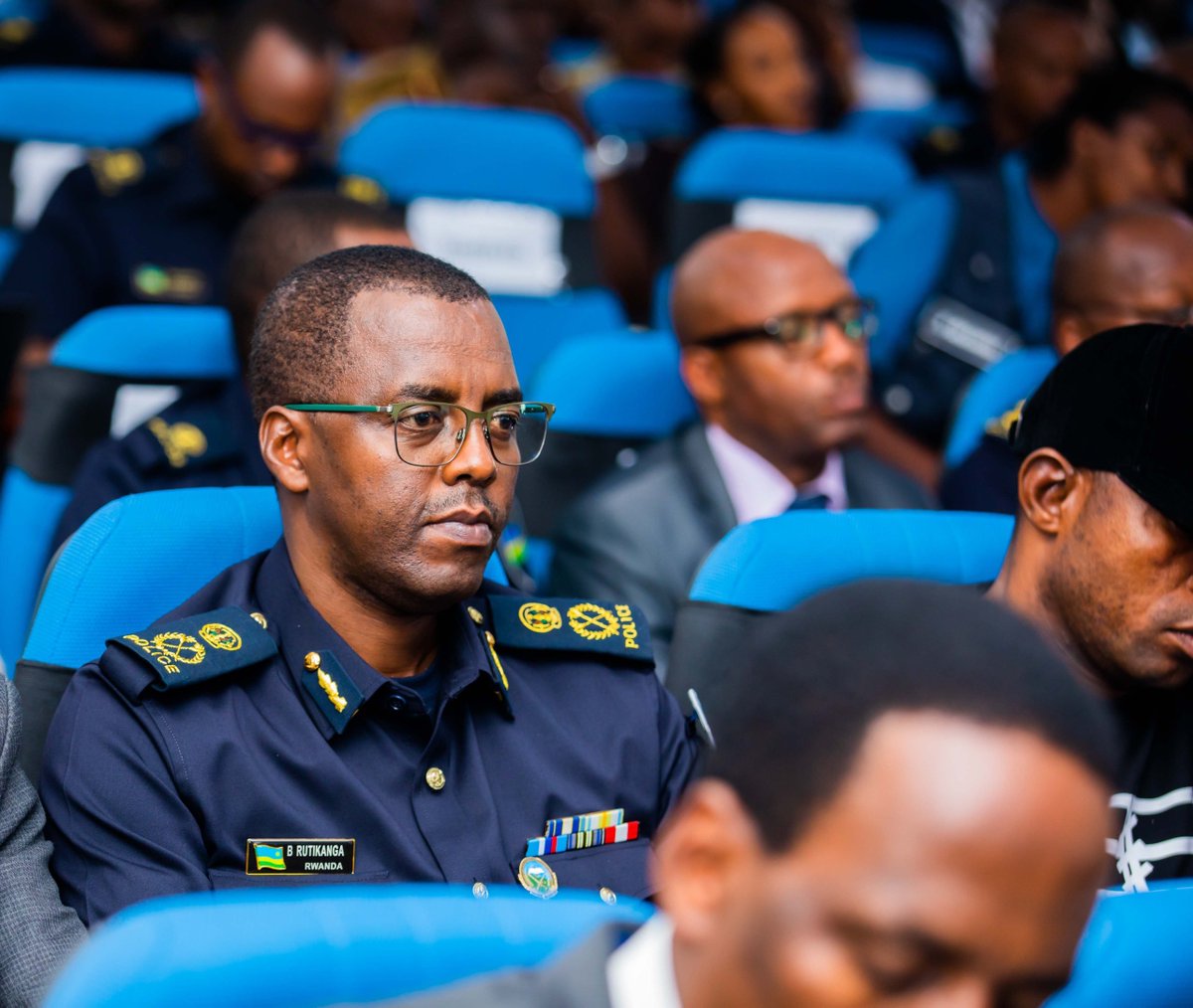 byukavuba's tweet photo. Ubu tuvugana symposium (#PSCSC) yatangiye ku munsi w'ejo hashize irakomeje. Yateguwe na @Rwandapolice ikaba yitabirwa n'abayobozi bakuru mu nzego z'umutekano n'ubutabera. https://t.co/kZbhkcEMG6