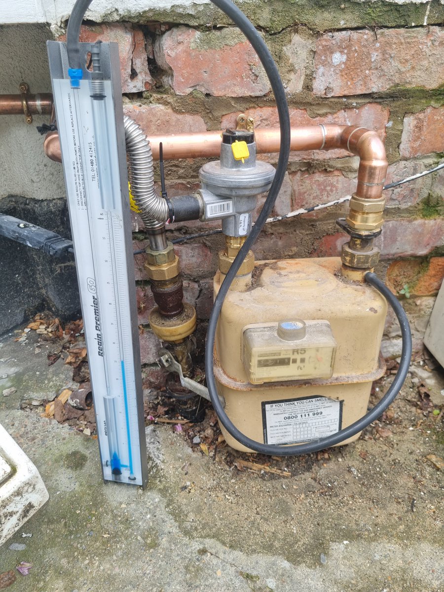 We've been busy working on your property repairs...
check out some of our work below covering Roof resurfacing, pavement replacement and re positioning gas pipes in line with current regulations. 
Give us a call to enquire about how LPS can help you 020 7186 0270 #repair