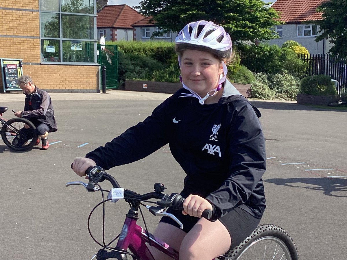 Flomellynews's tweet photo. π΄ββοΈYear 5 had an amazing visit from Bike Right this week! They kicked off by honing their cycling skills on the playground before hitting the road to learn about cycling safely. Great job, everyone! π΄#BikeRight #flomellyyear5 #flomellyextracurricular #flomellyphysicaleducation https://t.co/KuZKJMHCna