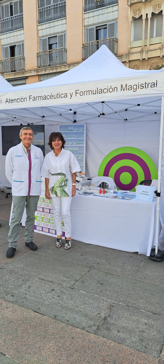 FEFCAMfarmacia's tweet photo. El presidente de FEFCAM, Mariano González López, está hoy en el #PaseodelaSalud, organizado por @COF_CiudadReal para dar visibilidad a cada una de las vertientes laborales y asistenciales de los farmacéuticos. https://t.co/3eicEI2f5v
