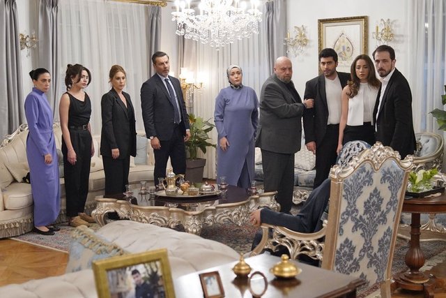 KSetkinlik's tweet photo. Kızılcık Şerbeti 66.bölüm 📸

#SılaTürkoğlu #KızılcıkŞerbeti https://t.co/GavUP8prpN