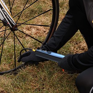 Woowind_JP's tweet image. 機能豊富な電動エアーポンプ！
自転車タイヤへ素早く空気充填できる
多様なインフレータブル製品に迅速に空気を注入することができます。
最高のモーターで超強力な性能を実現します！
amazon.co.jp/dp/B09MT3CK9P

＃電動空気入れ　＃エアーポンプ　＃Woowind　＃自転車