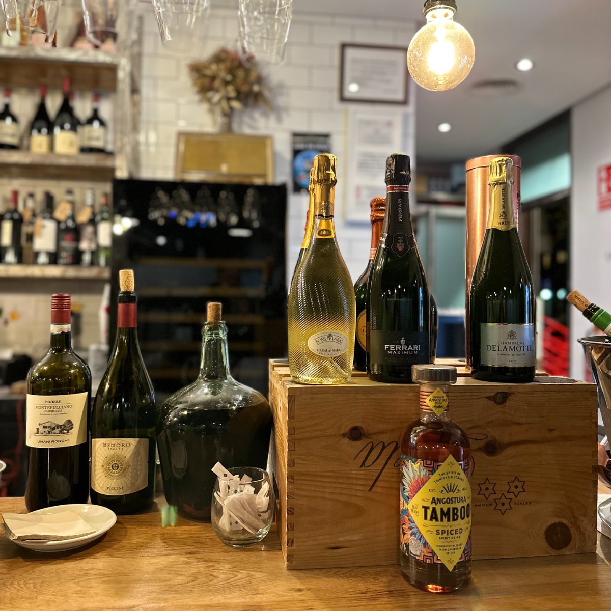lupara_bar's tweet photo. ¿Te animas a tomar algo? 🍾
Reserva e informate aquí y vente 👉 https://t.co/z4I7o8mnQg
#italiano #restauranteitaliano #lupara #ventepaaca #bjsrestaurant #notelopierdas #onwednesday #madrid #food #barajas https://t.co/7Ff52wgYfm