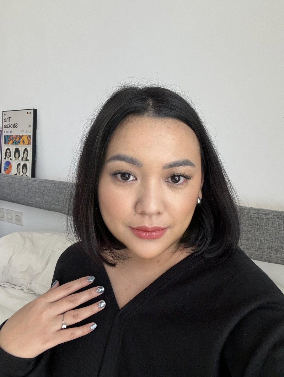 insecuristy's tweet photo. YANG CARI LIP MATTE TAPI GA BIKIN BIBIR KERING KERONTANG SINI MAMPIR!!!

aku abis beli lippies terbarunya OMG Oh My Glam yg MatteLast Lip Cream. texture, feels, dan shadesnya bikin jatuh cinta bgt. mind u ini product super affordable! <333

aku spill di bawah! https://t.co/X1HZVDwCk5