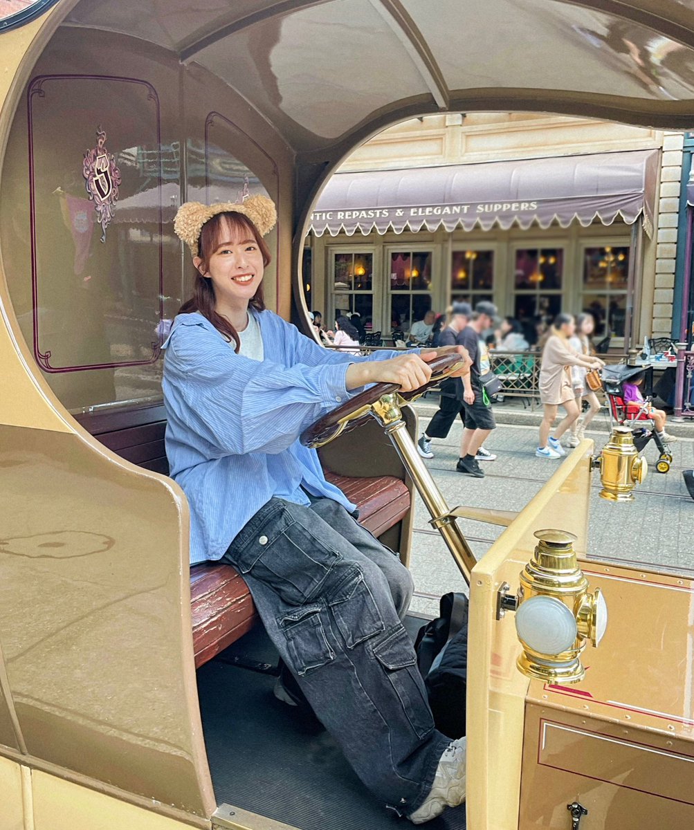 kumadayo_1022's tweet photo. 絶叫系乗れるようになっててめちゃめちゃ楽しかった🎢今度夜のショーもゆっくりみてみてみたいんだよね。一緒行ったら何乗る~⁇ https://t.co/wUrmPGCr6W