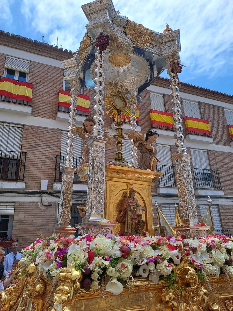 Corpus Christi, Almuñécar 2024:

whatsapp.com/channel/0029Va…