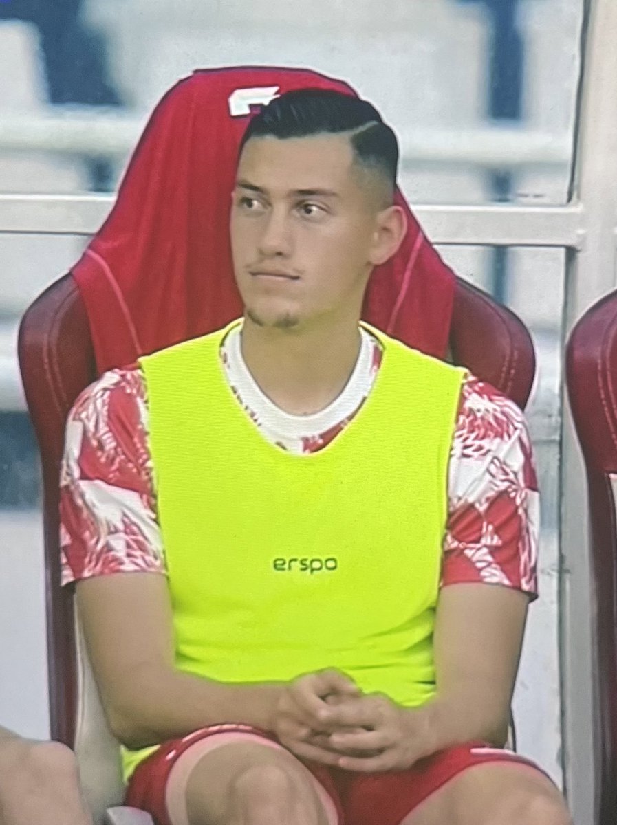 hajicing's tweet image. Bang jay idzes kesorot kamera ☝️ #timnasday