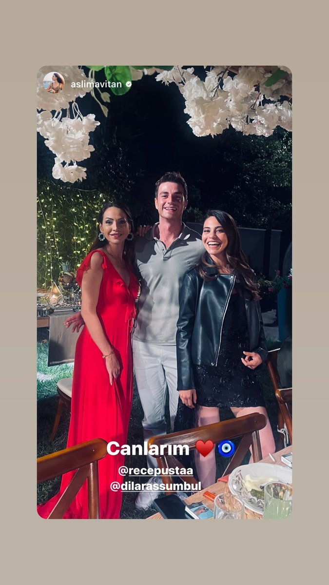 dilarasetkinlik's tweet image. Aslı Mavitan'ın ınstagram hikayesinin paylaşımından.

@Dilarassumbul • #Dsfc • #DilaraSümbül