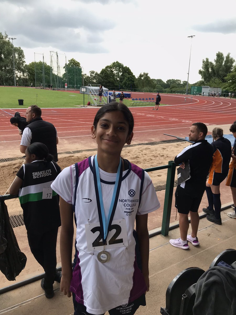 Congratulations Rivaa - 2nd in the Year 7 High Jump 🌟🥈