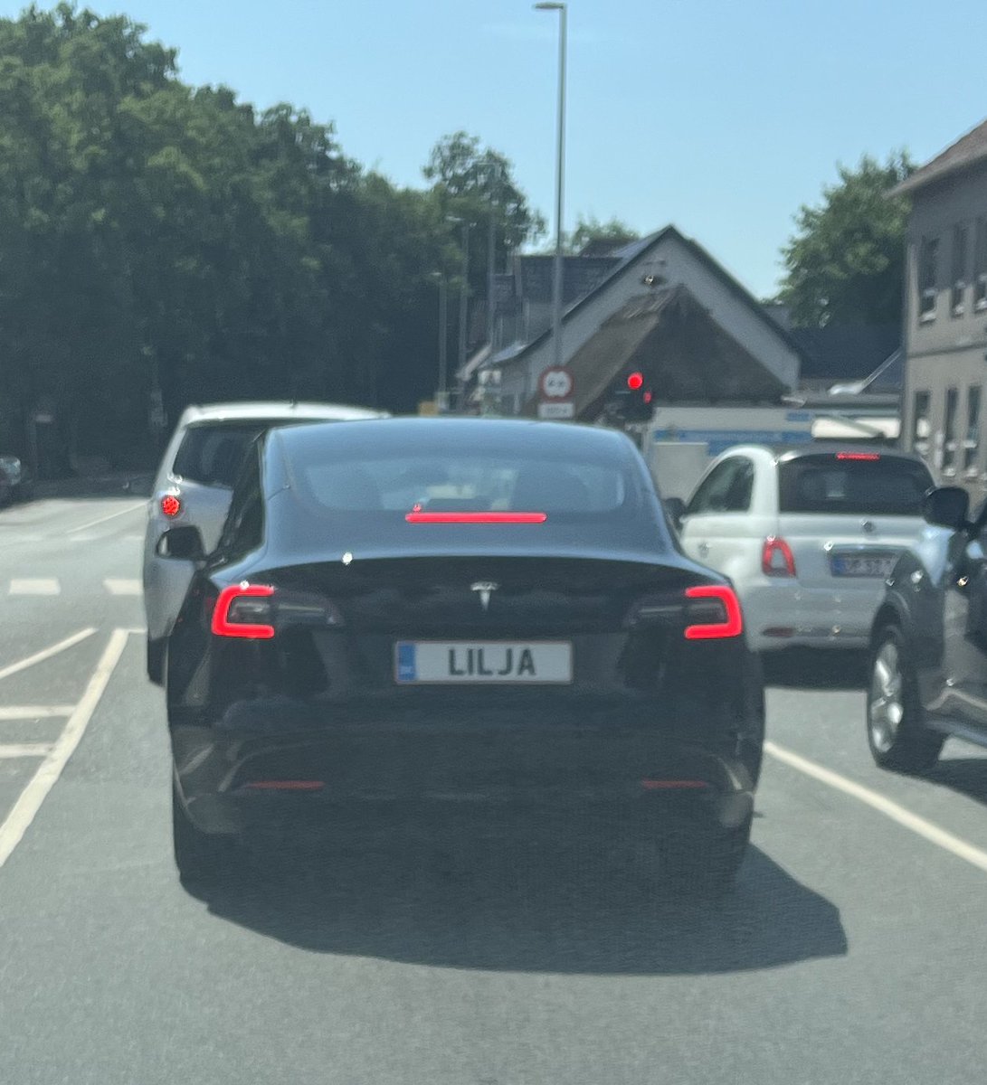 Kørte bagved en forsigtigt optimistisk ung rapper i dag.