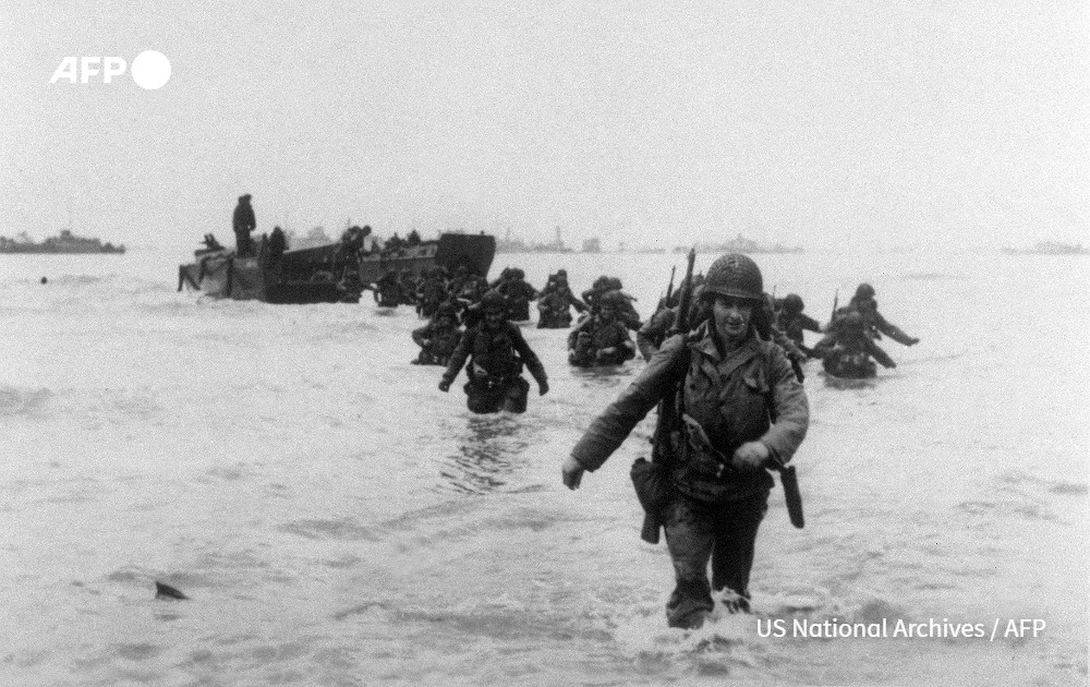 AFPcom's tweet photo. 🗃#AFPArchives - Today is the 80th anniversary of the Allied #DDay landings on Normandy beaches, which marked beginning of end of WWII in Europe. 🪖

#Dday80 #Normandy #WW2 #LestWeForget #AFP #AFPPhoto https://t.co/FXHIOgi5MK