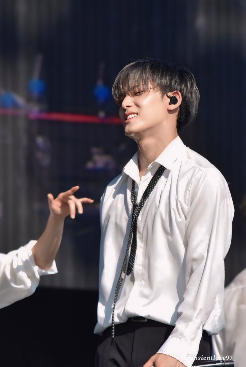 transientlove97's tweet photo. 190817 🖤🤍
#민규 #MINGYU #ミンギュ 
#세븐틴 #SEVENTEEN #섬머소닉 #SUMMERSONIC #サマソニ https://t.co/GlI5CBFUmm