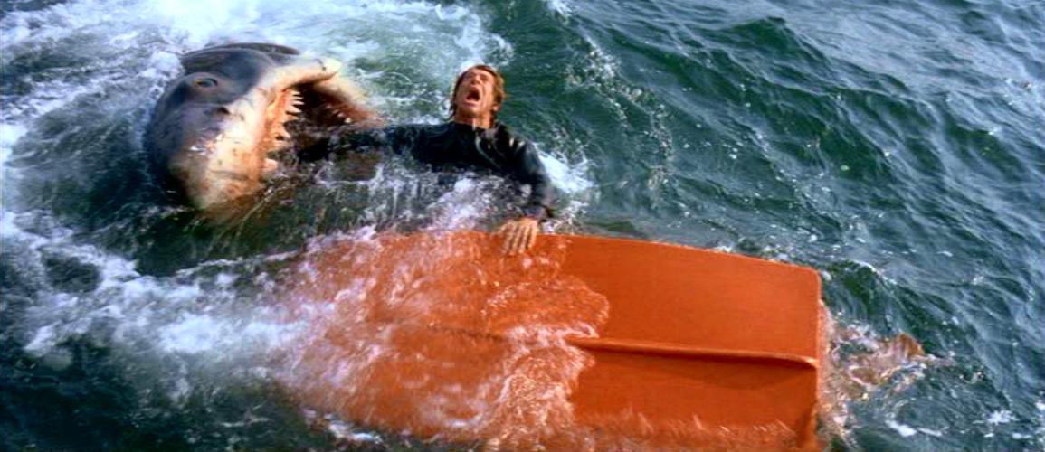 JawsCinema's tweet photo. J’ai envie de profiter de la sortie de #SousLaSeine pour vous donner mon top 10 des meilleurs films de requins : 

1) Les Dents de la Mer (1974)

Le classique du genre. Chef-d’œuvre indémodable qui a traumatisé des millions de personnes. https://t.co/UjQP8bUOIy