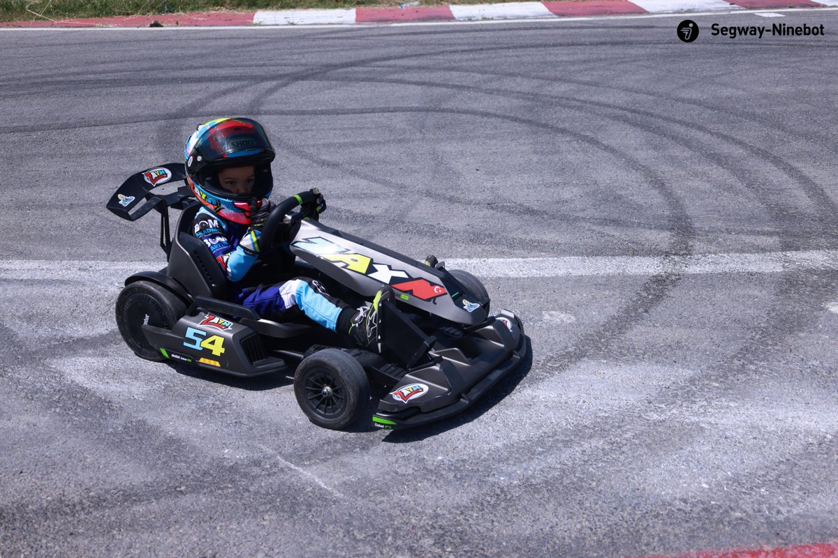 Segway-Ninebotとレッドブルがトルコでカートレースを開催します。

Gokart Proに乗って、スピードの限界に挑戦しましょう🏎💨。
爆発的な加速し、会場全体を盛り上げ、最高のスピードの楽しさを体感します。
#segway #レッドブル #RedBull  #セグウェイ