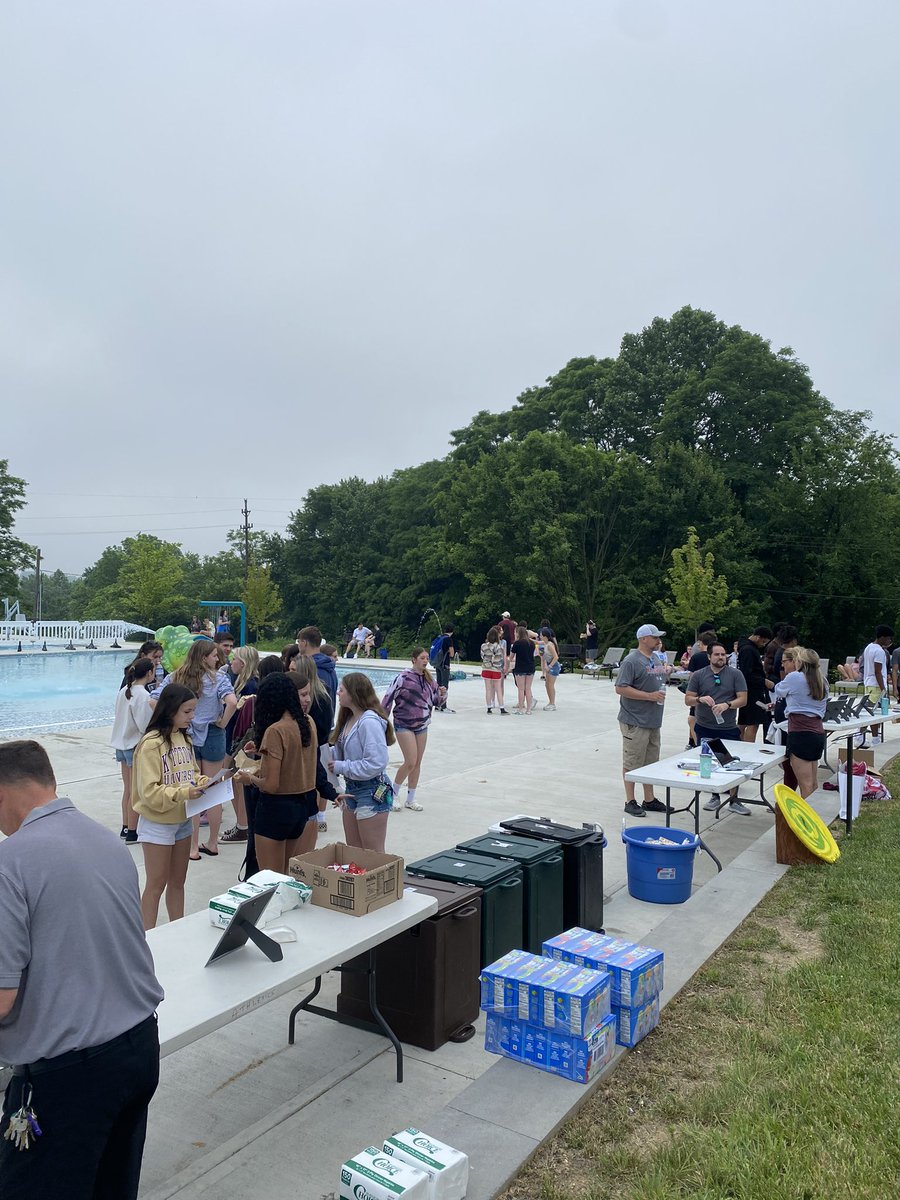 MissSantoroPHS's tweet photo. Great Senior Class Day! Thanks to Walter’s Park Pool for having us! Lots of food and fun ! Students went home with prizes totaling  almost $10,000 🎉⭐️@rovi_mr @ClassOf2024PHS @pburgVP https://t.co/Sl0a0dxhr5