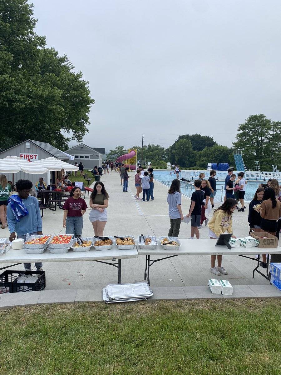 MissSantoroPHS's tweet photo. Great Senior Class Day! Thanks to Walter’s Park Pool for having us! Lots of food and fun ! Students went home with prizes totaling  almost $10,000 🎉⭐️@rovi_mr @ClassOf2024PHS @pburgVP https://t.co/Sl0a0dxhr5