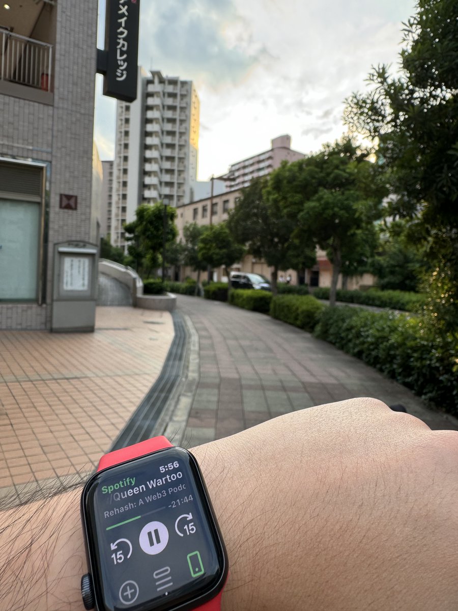 ernestkou's tweet photo. on new airdrop mechanisms and gaining real users last week with @queenwartooth on @rehashweb3  #RehashRunClub

excited for @StudyDragonsNFT since it's aligned with what we're building at https://t.co/dyDkbjDdk8 (actual user engagement vs boosting numbers to attract funding) https://t.co/Ry09Gh0sVd