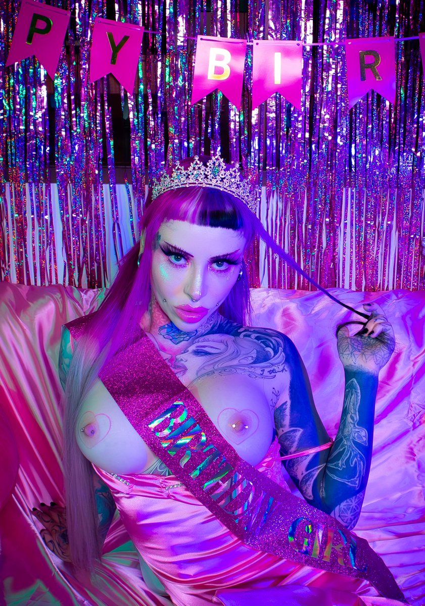 VibrantxVisuals's tweet photo. BIRTHDAY GIRL 🎂

https://t.co/tw62bKMkqy https://t.co/4BoeXCmUhA